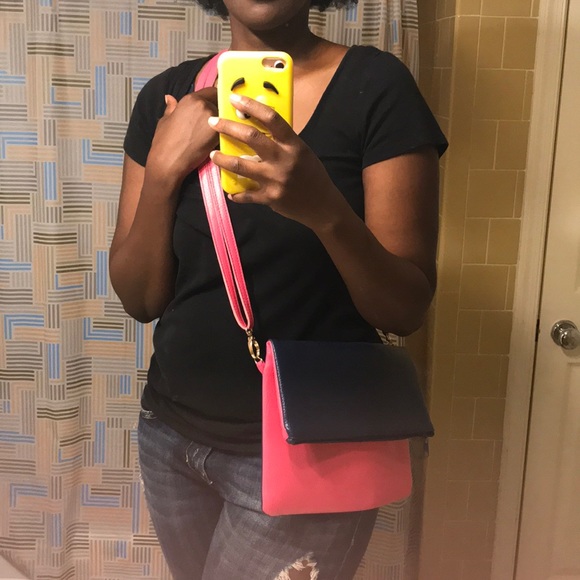 ๐HP๐NWOT Two Toned Crossbody Bag - Picture 3 of 5